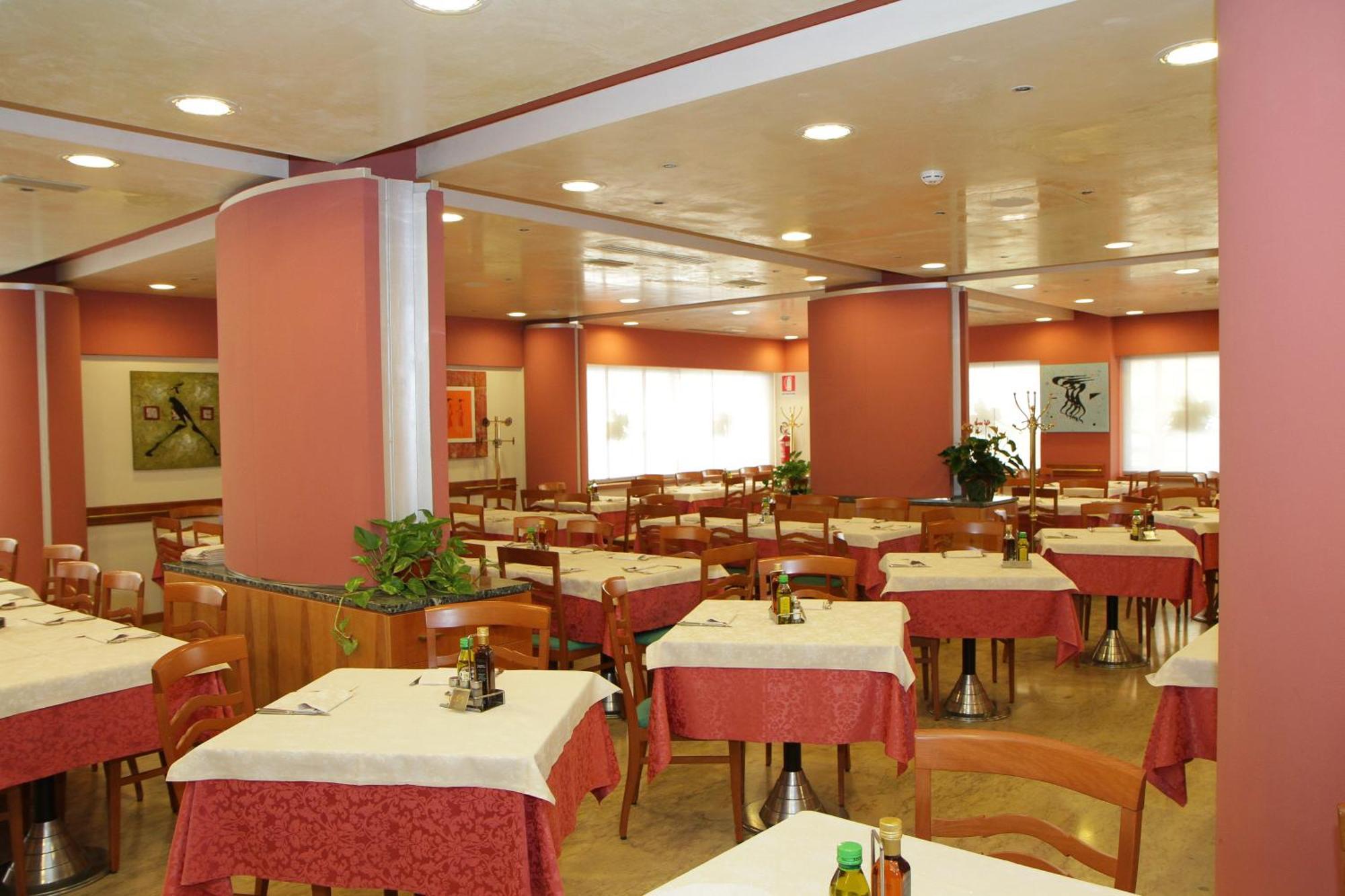 Hotel Ezzelino Сан-Ценоне Экстерьер фото